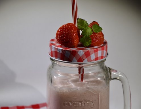 Erdbeermilch Mit Weisser Schokolade Rezept Ichkoche At