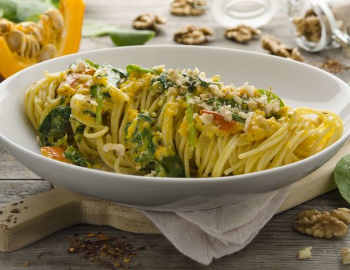 Spaghetti mit Kürbis, Walnüssen und Blattspinat Rezept