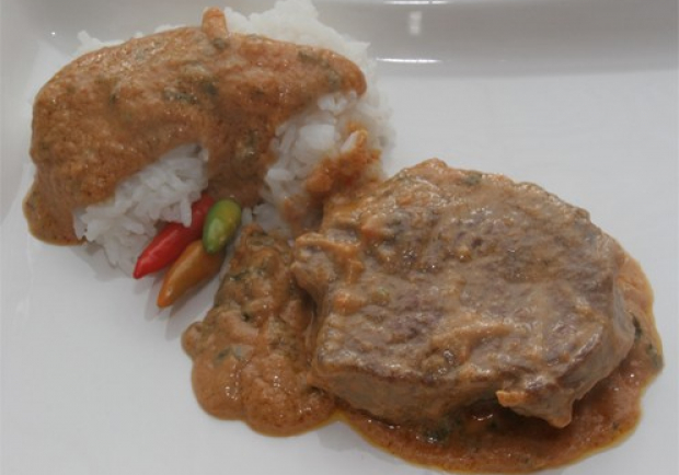 Bistec en Salsa de Cacahuate (Rindersteak in Erdnuss-Salsa) Rezept ...