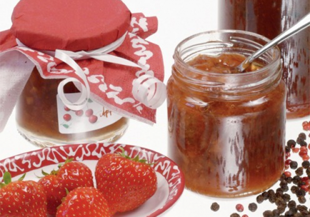 Erdbeermarmelade mit Pfefferkörnern Rezept - ichkoche