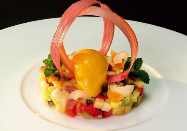 Exotisches Früchte-Tartare mit Mangosorbet Rezept - ichkoche