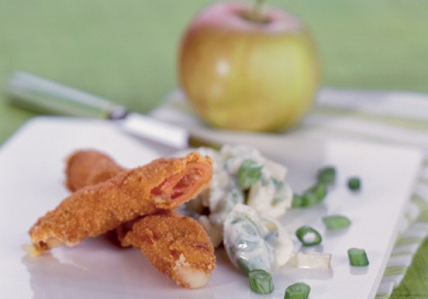 Gebackene Rohschinkenröllchen mit Apfel-Lauch-Salat Rezept - ichkoche.at