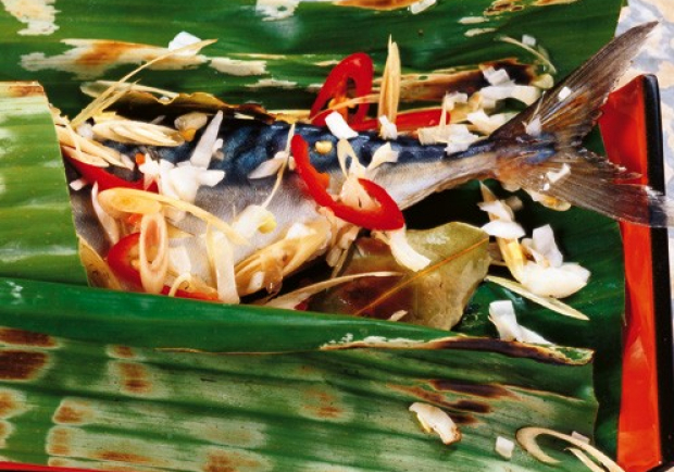 Makrele im Bananenblatt