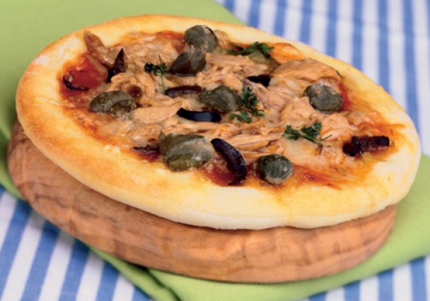 Pizza al tonno (Pizza mit Thunfisch) Rezept - ichkoche.at