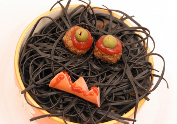 Spaghettikopf mit Augäpfeln Rezept - ichkoche