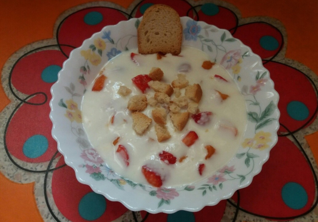 Kalte Buttermilchsuppe mit Obst Rezept - ichkoche