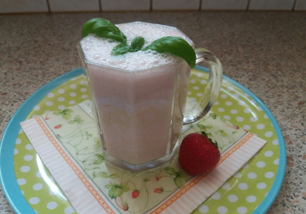 Erdbeershake mit Sauermilch Rezept - ichkoche Erdbeershake mit Sauermilch Rezept - ichkoche