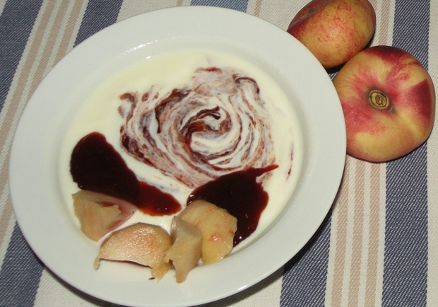 Fruchtjoghurt mit Zwetschkenmus Rezept - ichkoche.at