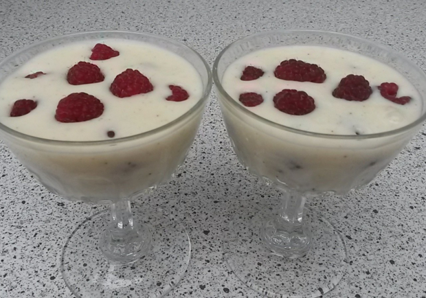 Joghurtcreme auf Beerenmark Rezept - ichkoche
