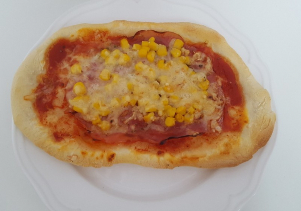 Pizza Mit Schinken Und Mais Rezept Ichkoche At