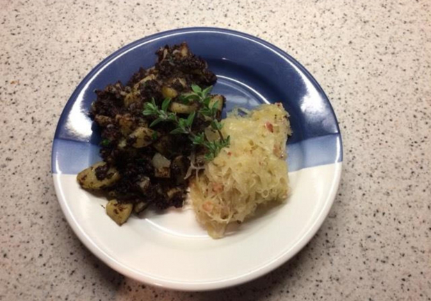 Blunzengröstl mit Sauerkraut Rezept - ichkoche.at