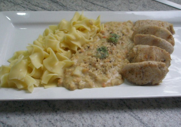 Minutensteaks mit Rahmlinsen und Bandnudeln Rezept - ichkoche