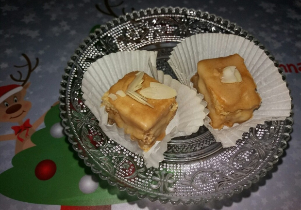 Petit Fours mit Marzipan und Marmelade Rezept - ichkoche