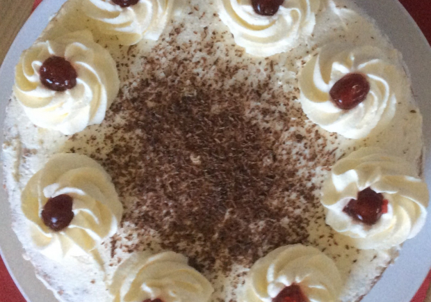 Schokoladentorte mit Kirschen Rezept - ichkoche