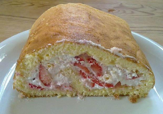 Erdbeerbiskuitrolle Rezept - ichkoche