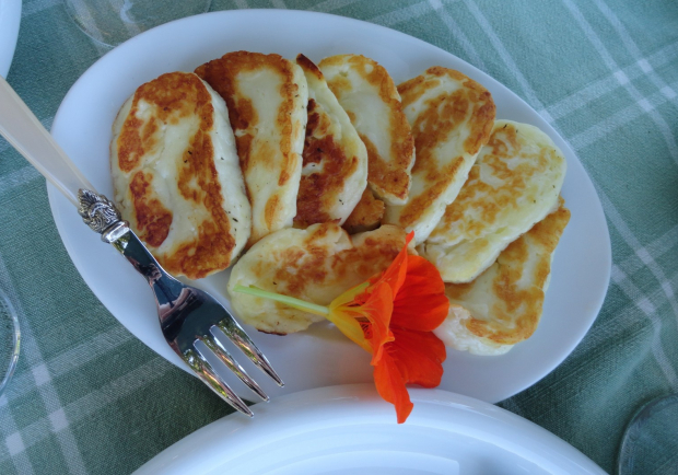 Gegrillter Halloumi mit pikantem Dressing Rezept - ichkoche