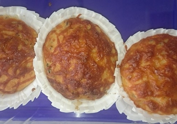 Kompleks tragt katolsk Muffins mit Parmesan und Basilikum Rezept - ichkoche.at