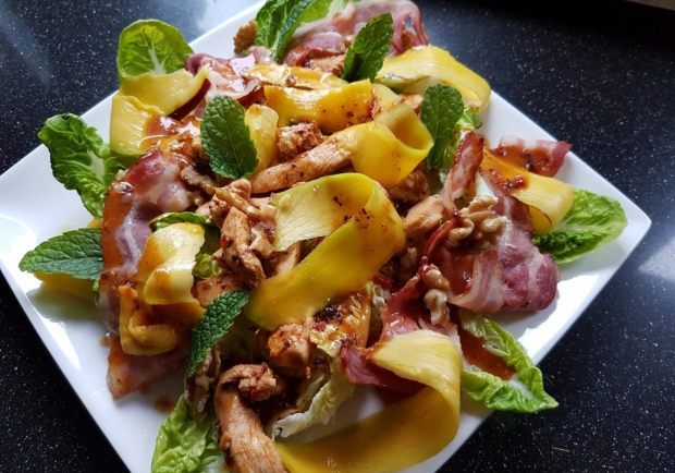 Romana-Römersalat mit Mango und Huhn Rezept - ichkoche.at