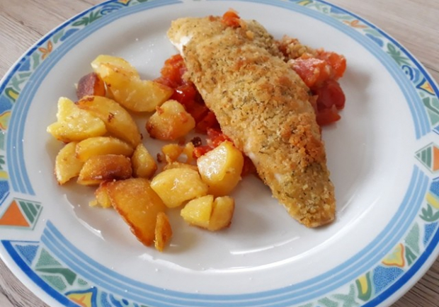 Gebackenes Fischfilet auf Tomaten Rezept - ichkoche.at