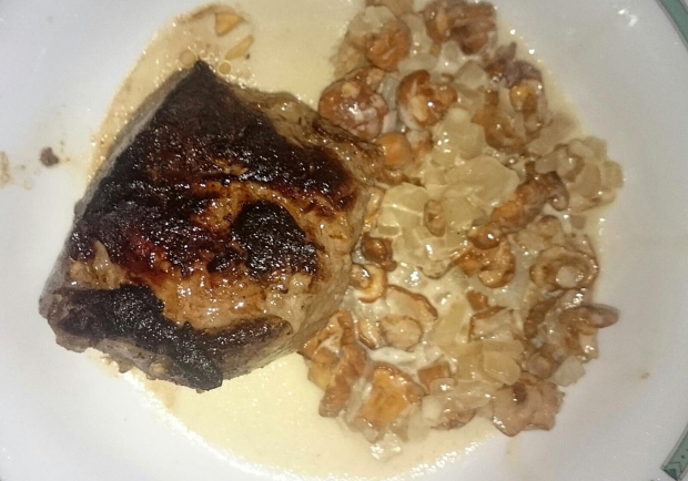 Kalbssteaks mit Eierschwammerlsauce Rezept - ichkoche