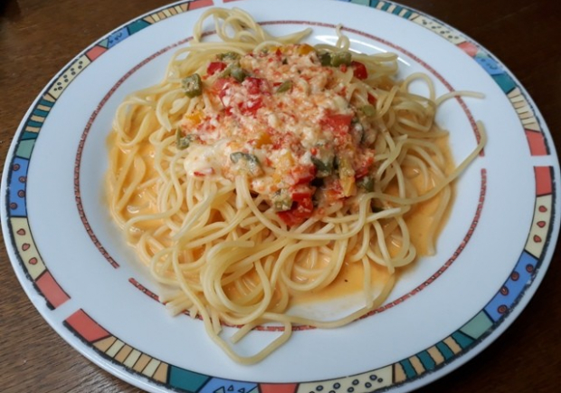 Spaghetti in Paprika-Käse-Sauce Rezept - ichkoche.at