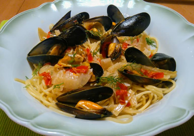 Spaghetti Mit Miesmuscheln In Fenchel Weissweinsauce Rezept Ichkoche At