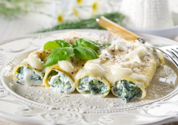 Cannelloni mit Spinat-Basilikum-Füllung Rezept - ichkoche.at