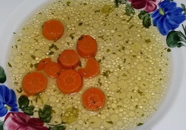 Hühnerbrühe klassisch Rezept - ichkoche.at