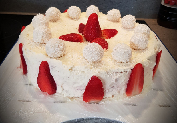 Erdbeer-Raffaello-Torte Rezept - ichkoche