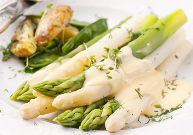 Spargel mit Ingwerschaum Rezept - ichkoche