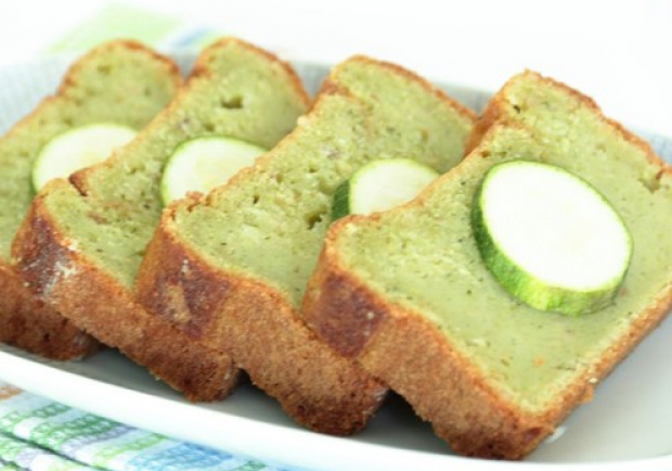 Zucchinikuchen mit Haselnüssen Rezept - ichkoche