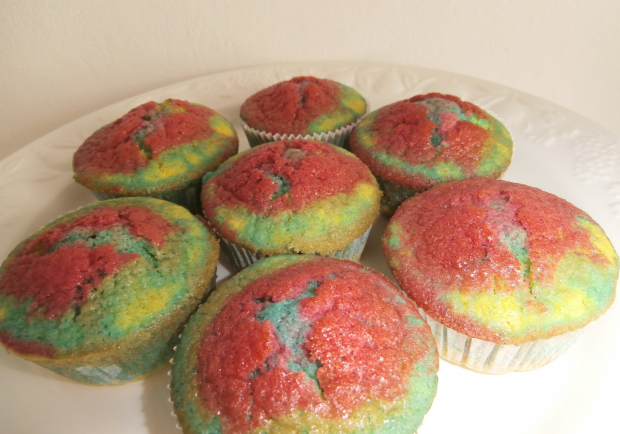 Regenbogen-Muffins Rezept - ichkoche.at