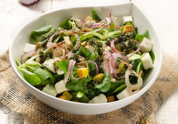 Vogerlsalat mit Feta - Rezept - ichkoche.at