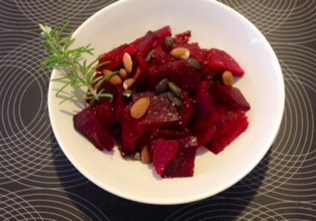 Rote-Rüben-Salat mit Nüssen Rezept - ichkoche