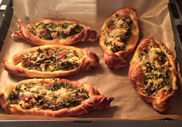 Pide mit Lammfaschiertem und Feta Rezept - ichkoche.at