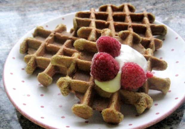 Bananen-Erdnuss Waffeln Rezept - ichkoche.at