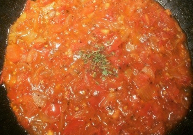 Tomaten-Zwiebel-Letscho mit Chiasamen Rezept - ichkoche.at