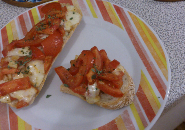 Überbackene Tomaten-Mozzarella-Sandwiches Rezept - ichkoche.at